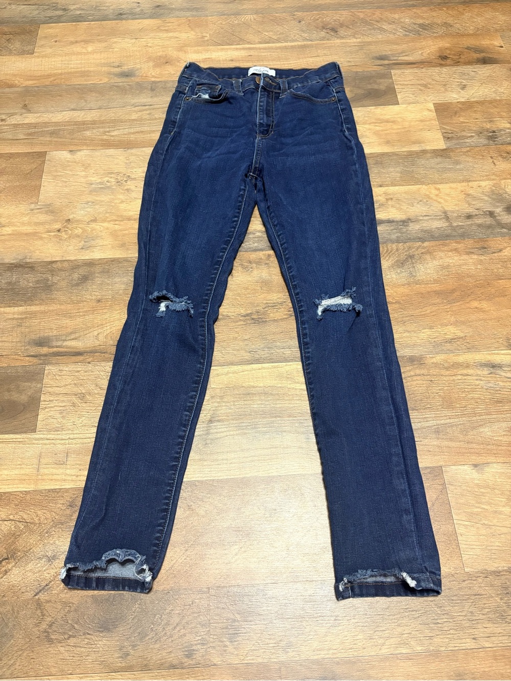 Carly Jean Los Angeles Distressed Skinny Jeans Women’s Size 27 Dark Wash